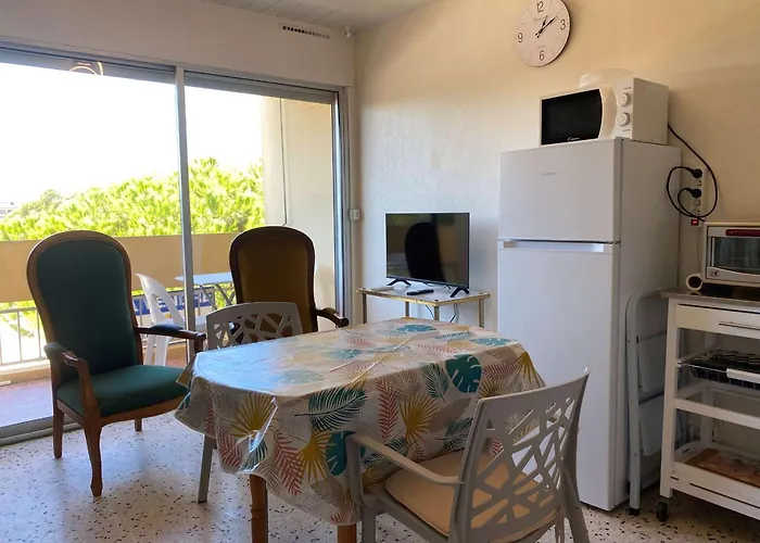 T1 Avec Balcon, Climatisation Et Parking à - Fr-1-553-267 *